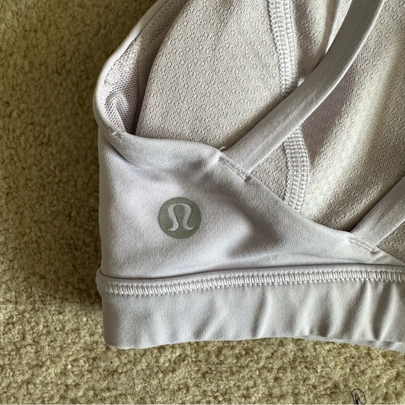 Lululemon energy bra size 4 - Picture 3 of 5